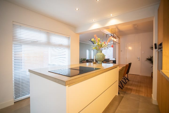 Foto 12 van Leliestraat 27