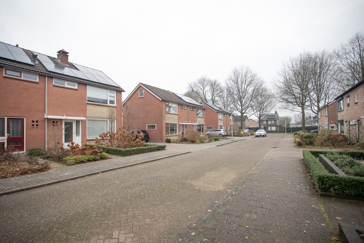 Foto 68 van Leliestraat 27