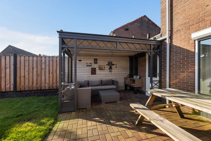 Foto 26 van Leeuwerikstraat 13