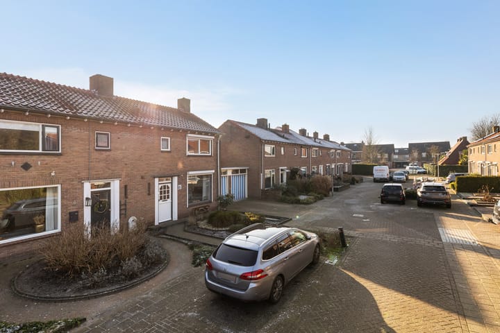 Foto 30 van Leeuwerikstraat 13