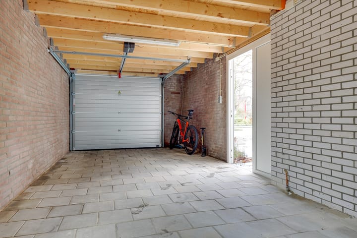 Photo 32 of Klaproosstraat 50