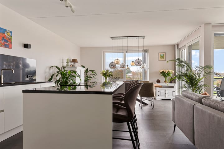 Foto 18 van Marke 64