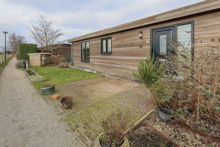 Photo 2 of Angstelpad 8-WS