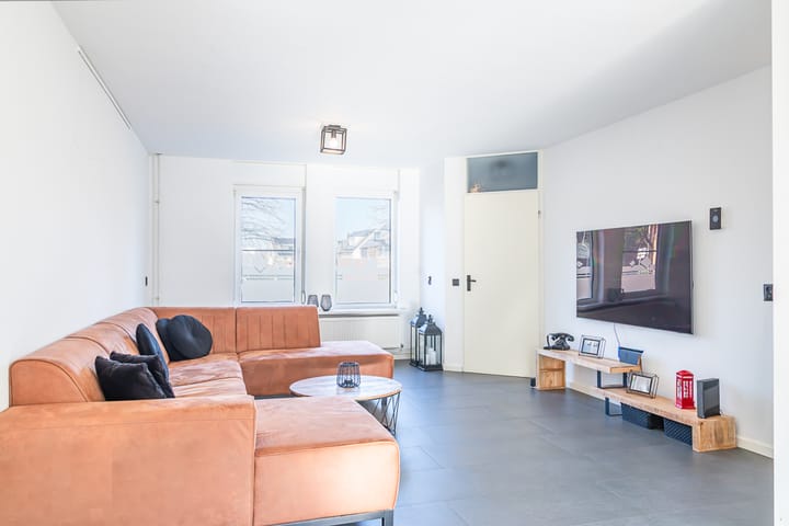 Foto 10 van Floretruwe 11-B