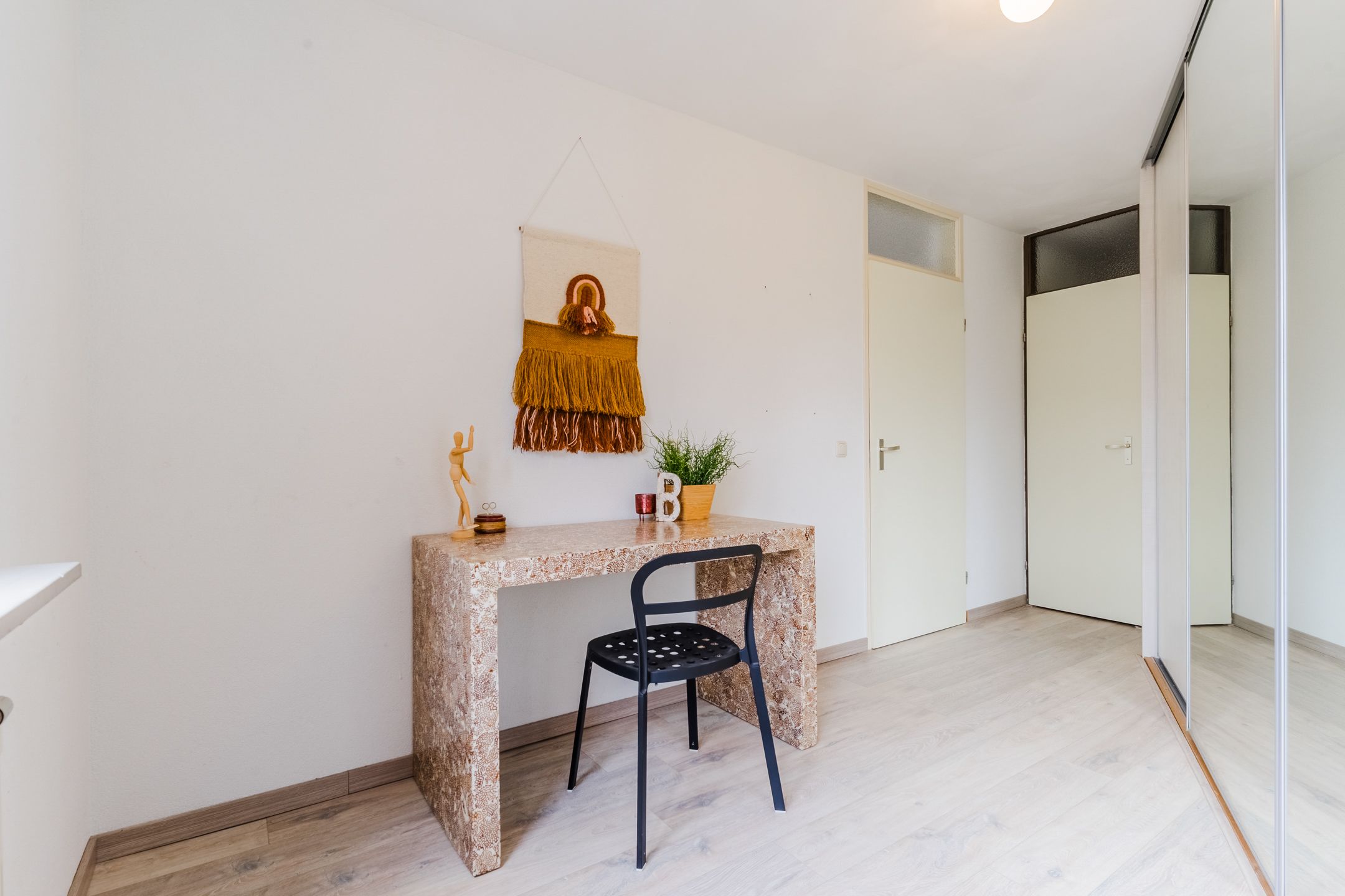 Photo 21 of Valkenierstraat 29-A