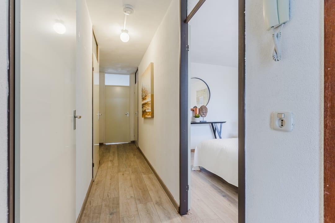 Photo 23 of Valkenierstraat 29-A