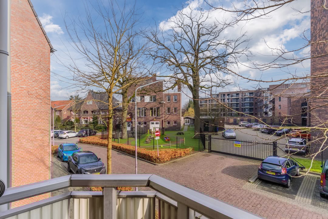 Photo 32 of Valkenierstraat 29-A