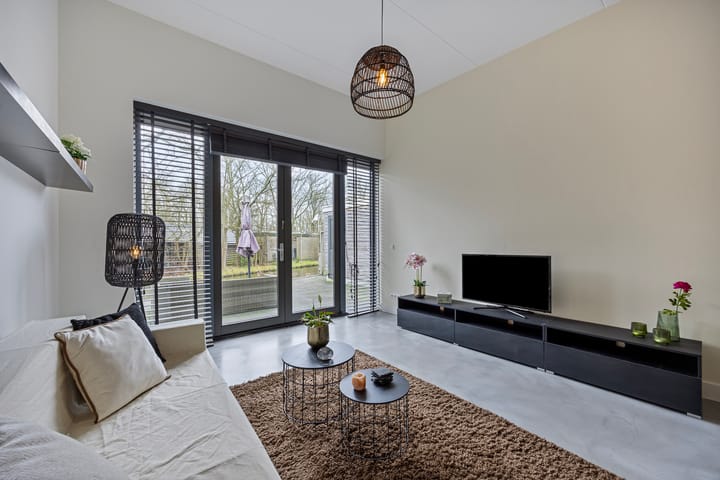 Foto 15 van Mimosaplein 15