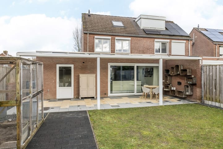 Foto 25 van Pastoor Hutschemakersstraat 40