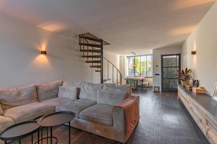 Foto 2 van Overhoven 80