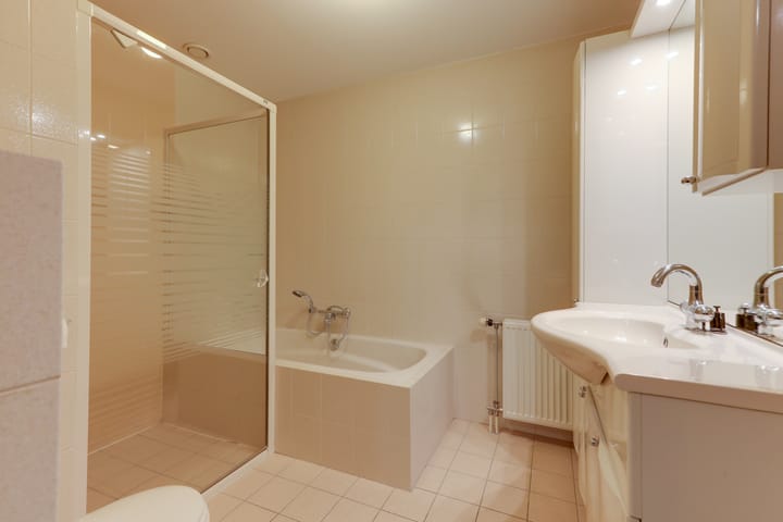 Photo 21 of Kruisbergsestraat 14-E