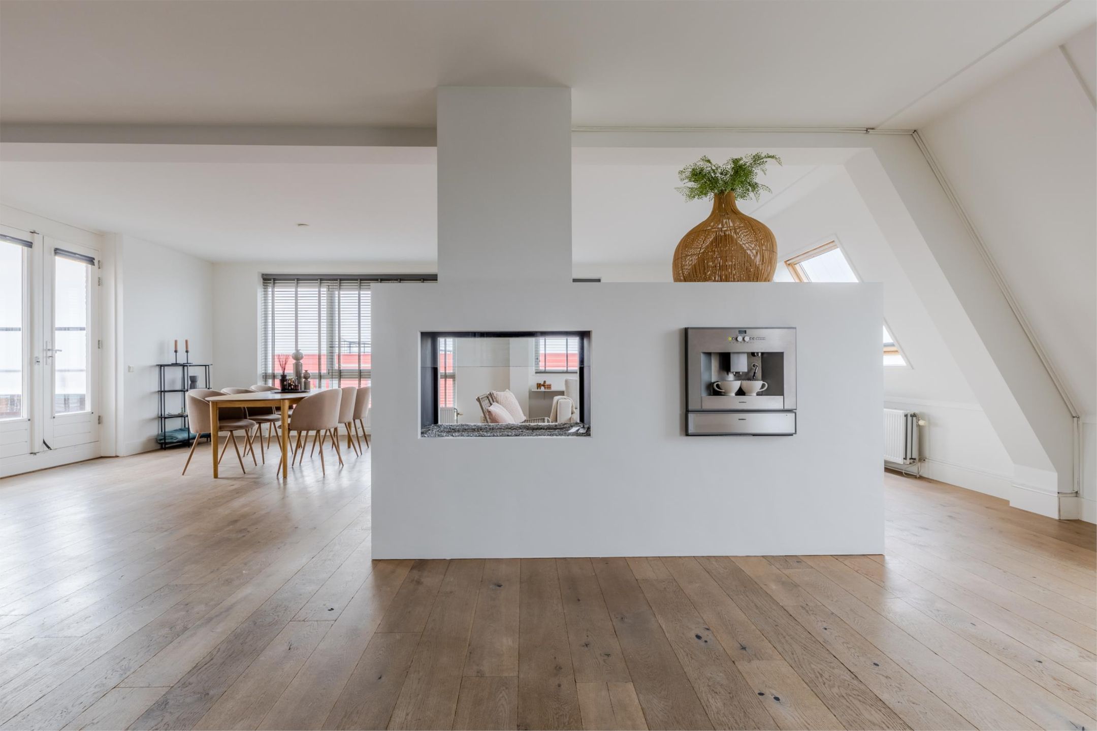 Foto 9 van Beneluxlaan 675