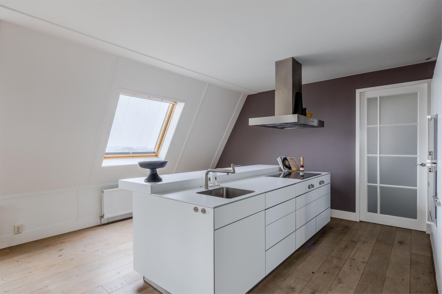 Foto 10 van Beneluxlaan 675