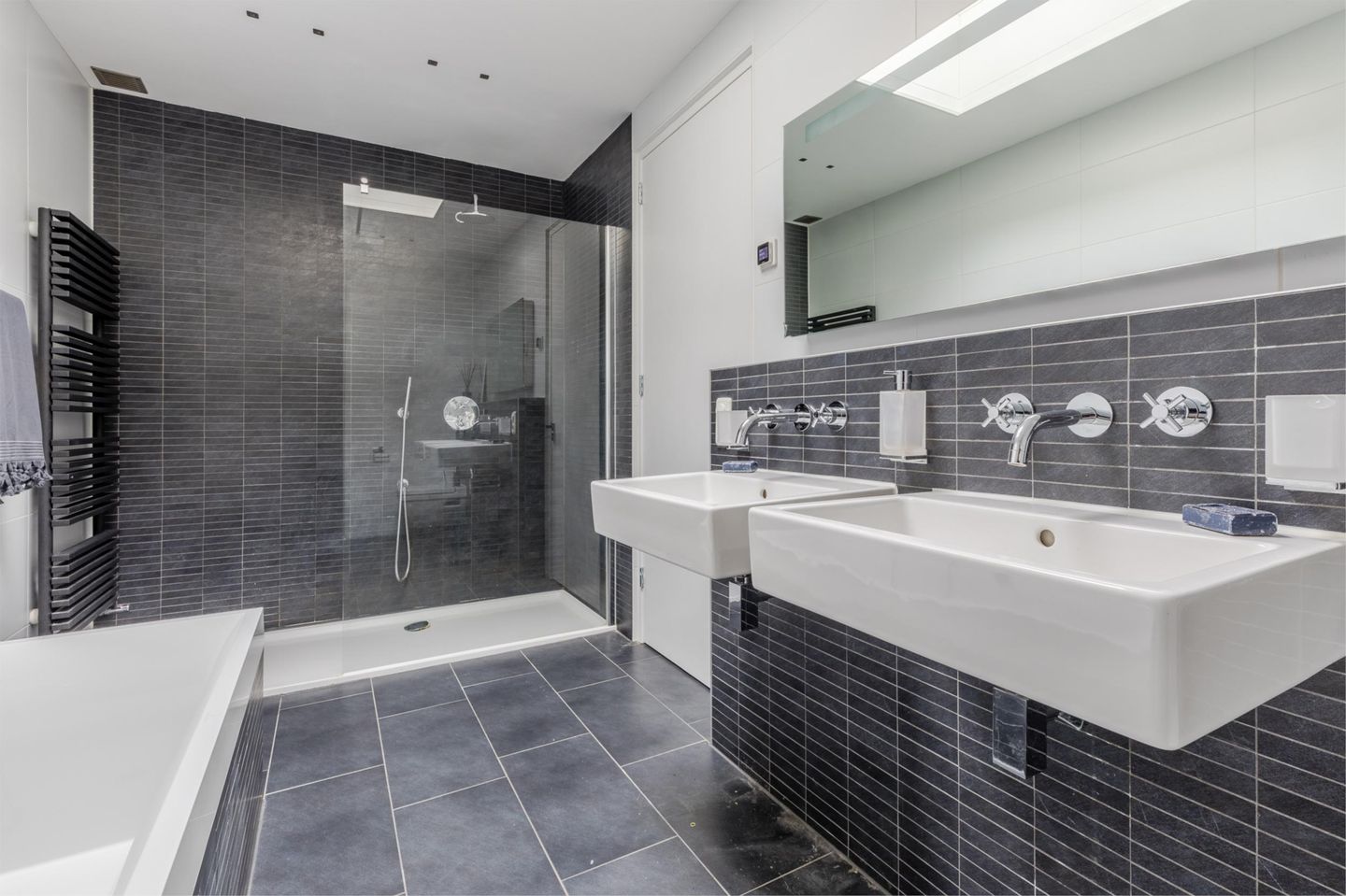 Foto 35 van Beneluxlaan 675