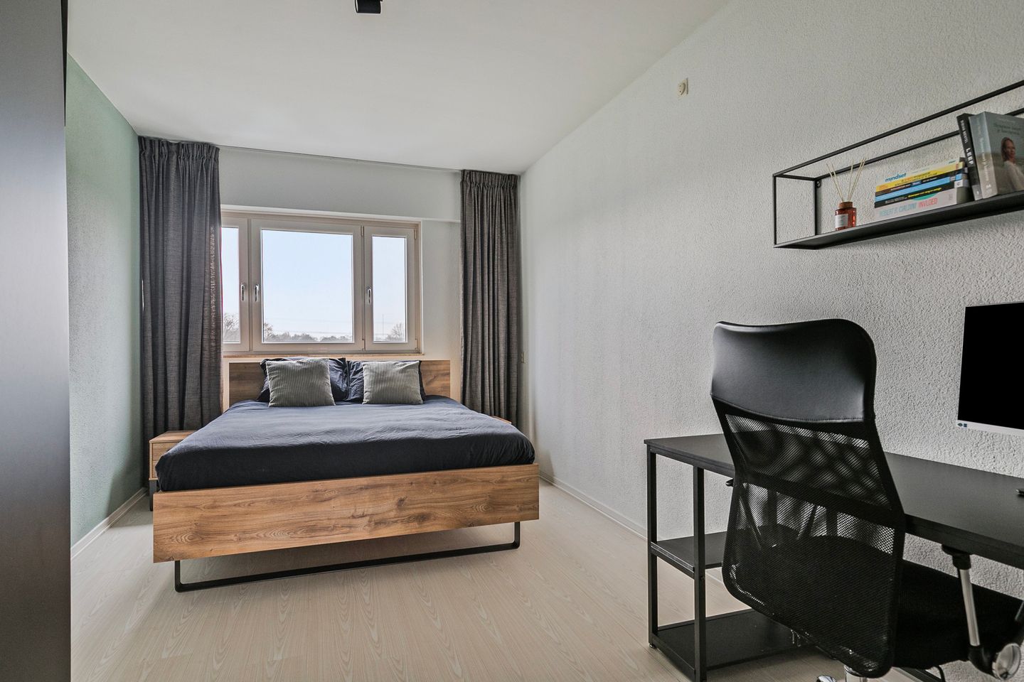 Foto 4 van Lauwerszeeweg 21