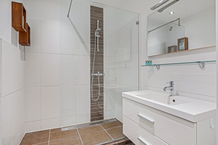 Foto 5 van Lauwerszeeweg 21