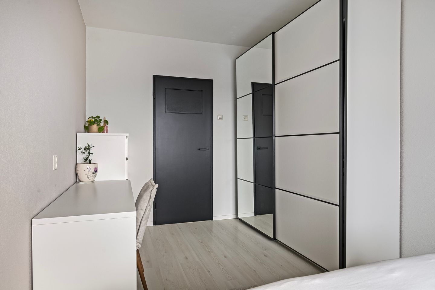 Foto 19 van Lauwerszeeweg 21