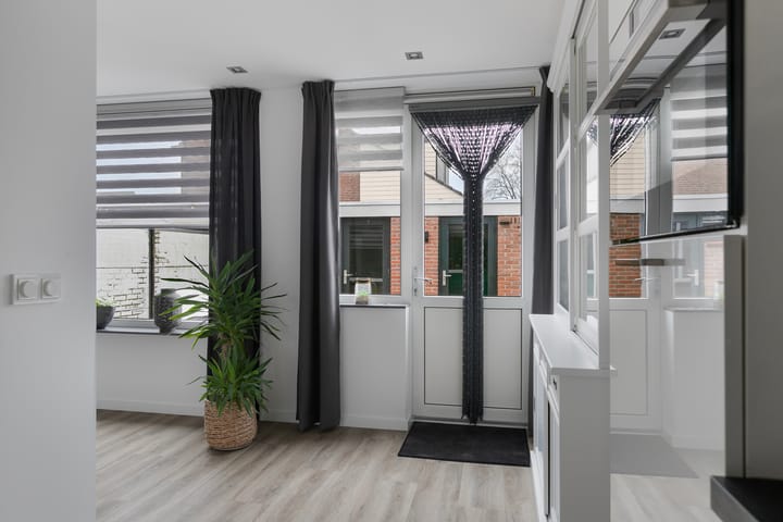 Foto 15 van Warmoesstraat 3