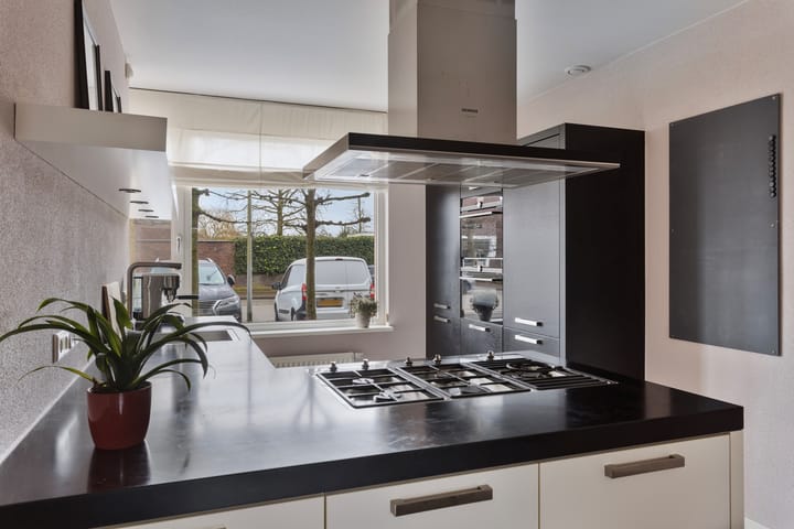 Foto 15 van MacBridestraat 83