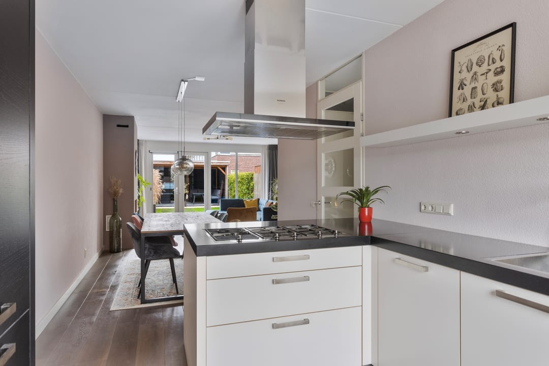 Foto 16 van MacBridestraat 83