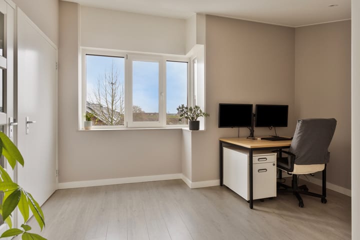 Foto 33 van MacBridestraat 83