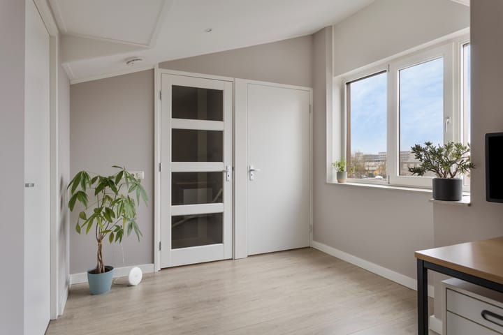 Foto 34 van MacBridestraat 83