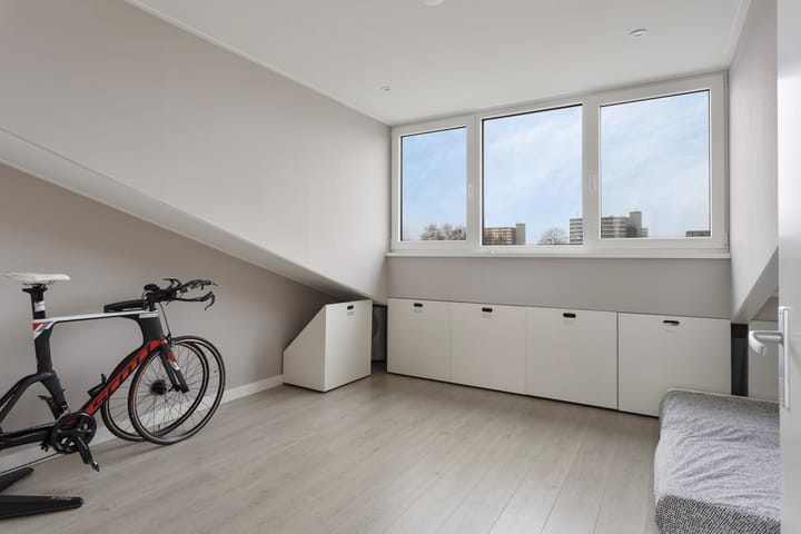 Foto 36 van MacBridestraat 83