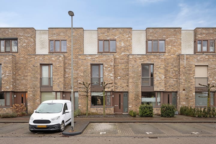 Foto 44 van MacBridestraat 83