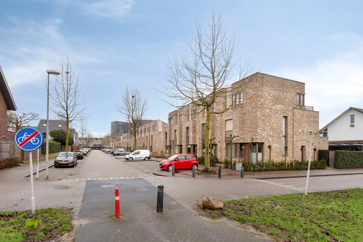 Foto 45 van MacBridestraat 83