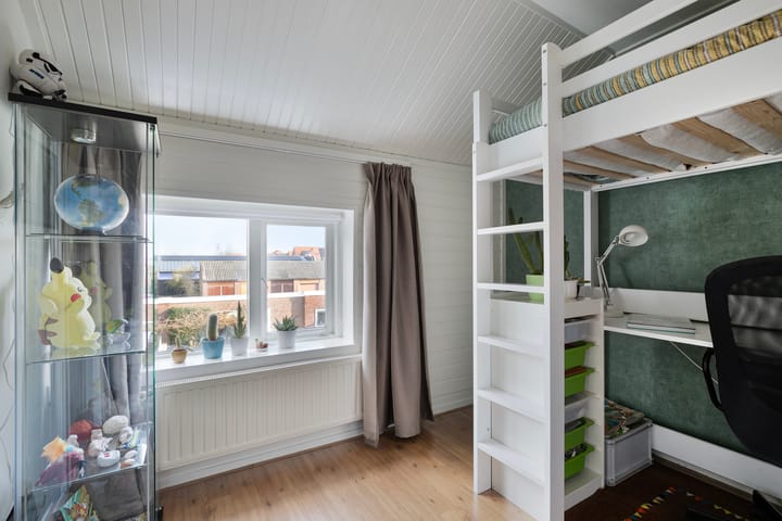 Photo 25 of Piet Heinstraat 35