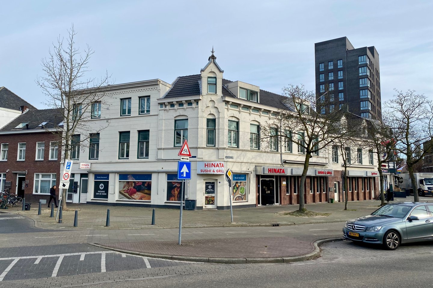 Bekijk foto 4 van Zwartbroekplein 1