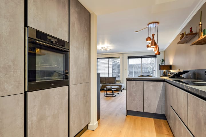 Foto 14 van Wolgaplantsoen 50