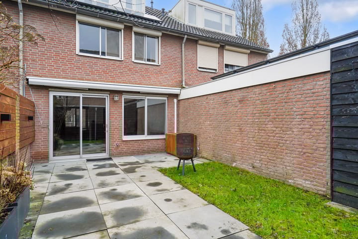 Foto 34 van Wolgaplantsoen 50