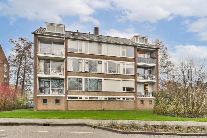 Bekijk foto van Jan Luikenlaan 24