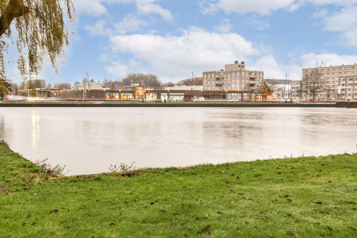 Foto 24 van Jan Luikenlaan 24