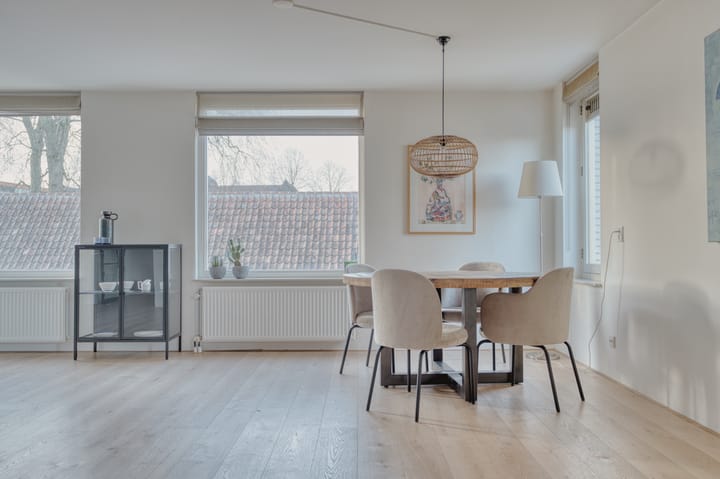 Foto 18 van Vest 102