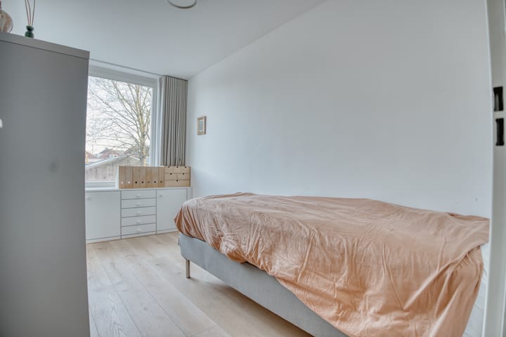 Foto 25 van Vest 102