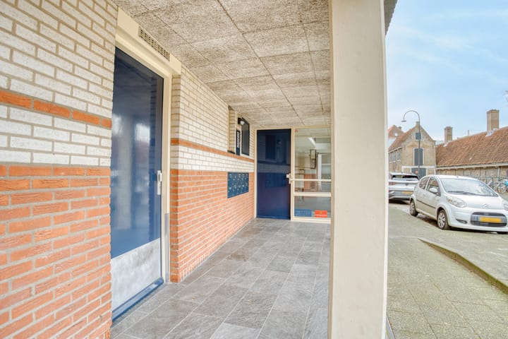 Foto 32 van Vest 102