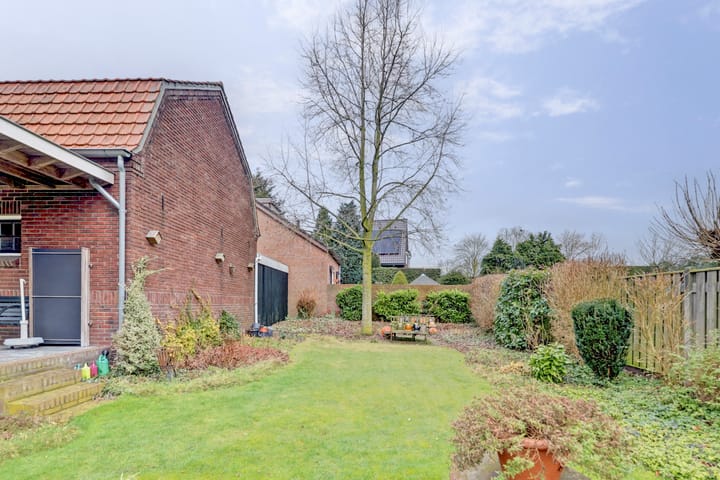 Foto 35 van Schoolstraat 1