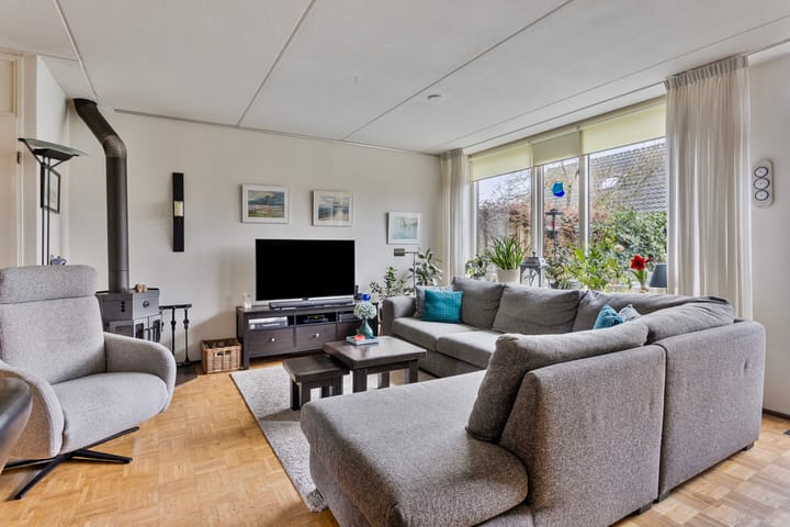 Photo 6 of Mr. R.J. van Beekhoffstraat 27