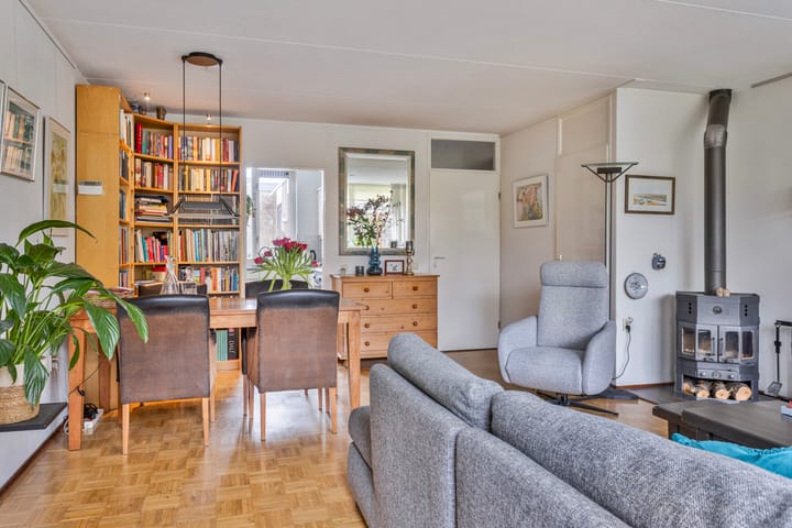 Photo 10 of Mr. R.J. van Beekhoffstraat 27