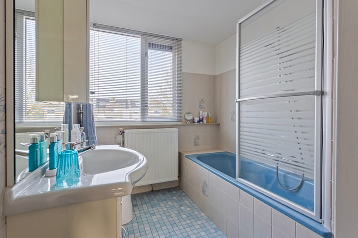 Photo 21 of Mr. R.J. van Beekhoffstraat 27