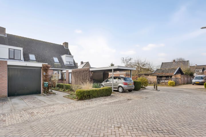 Photo 27 of Mr. R.J. van Beekhoffstraat 27