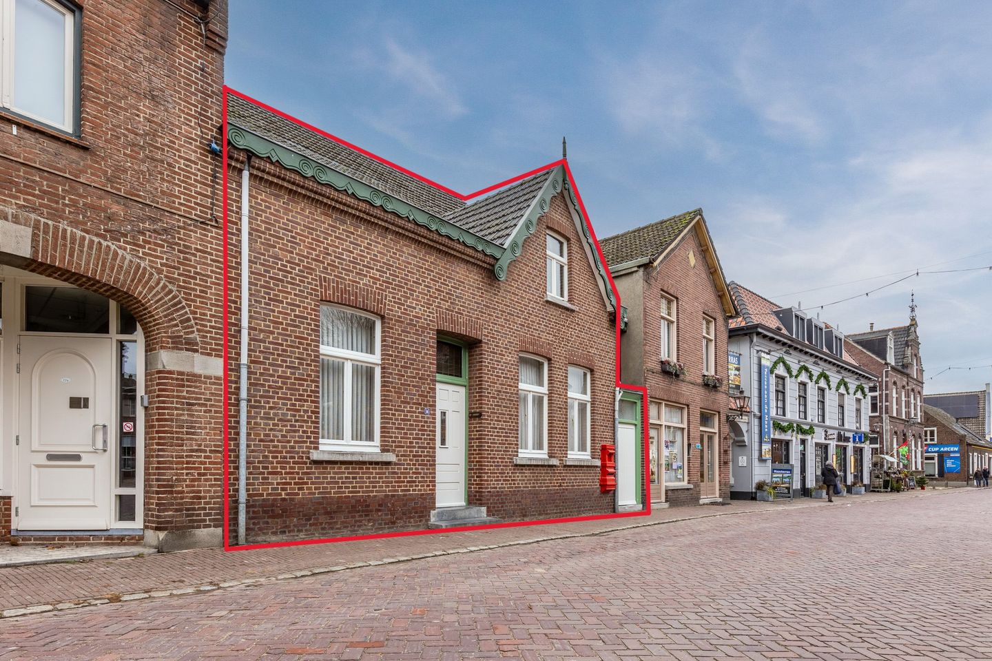 Foto 1 van Raadhuisplein 14