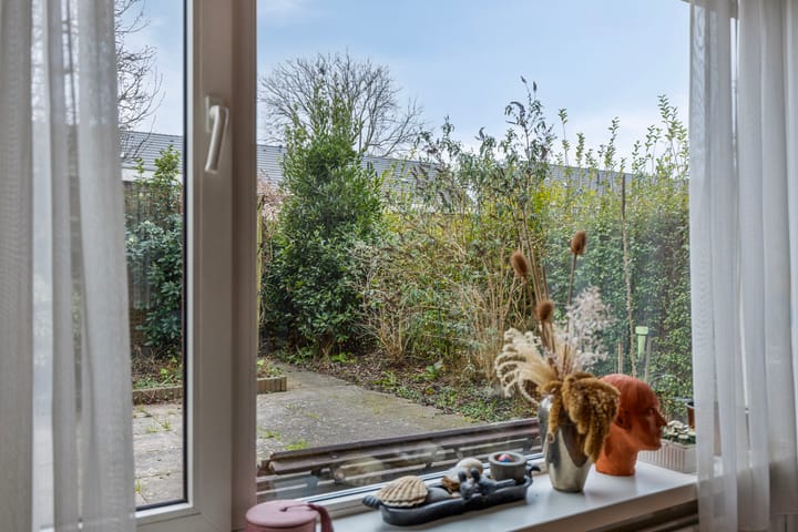 Photo 13 of Landluststraat 32