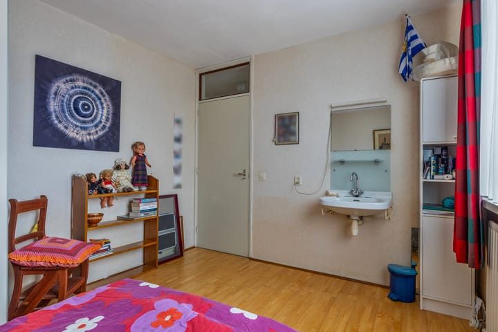 Photo 21 of Landluststraat 32