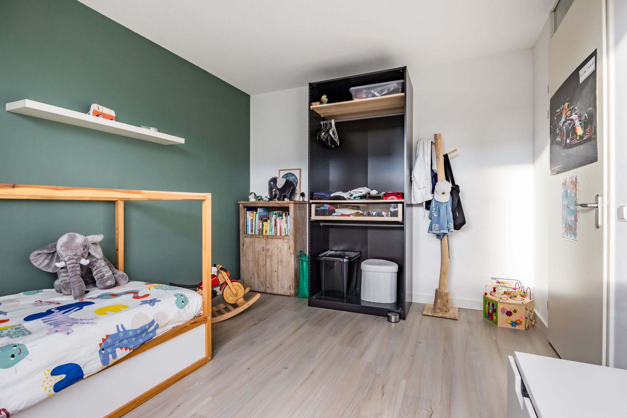 Foto 18 van Brederodepeer 60