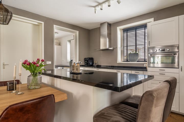 Photo 14 of Leeuwerik 27