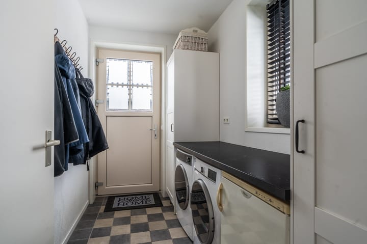 Photo 17 of Leeuwerik 27