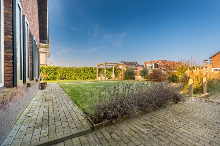 Photo 46 of Leeuwerik 27